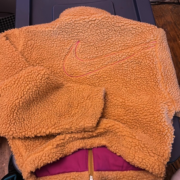 Tan Sherpa - Picture 2 of 2